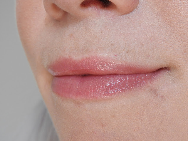 Une gamme de maquillage à tomber par Dr Hauschka Rouge à lèvres lumière 01 Majalis - Dr Hauschka