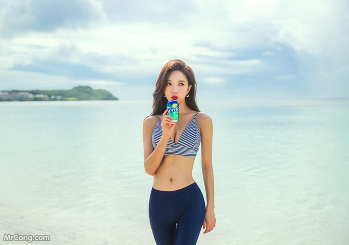 Beautiful Park Soo Yeon in the beach fashion picture in November 2017 (222 photos) photo 9-12