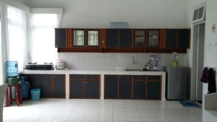 Villa Putih 2 Kamar Banyak Kelebihan Istana Bunga - Sewa ...