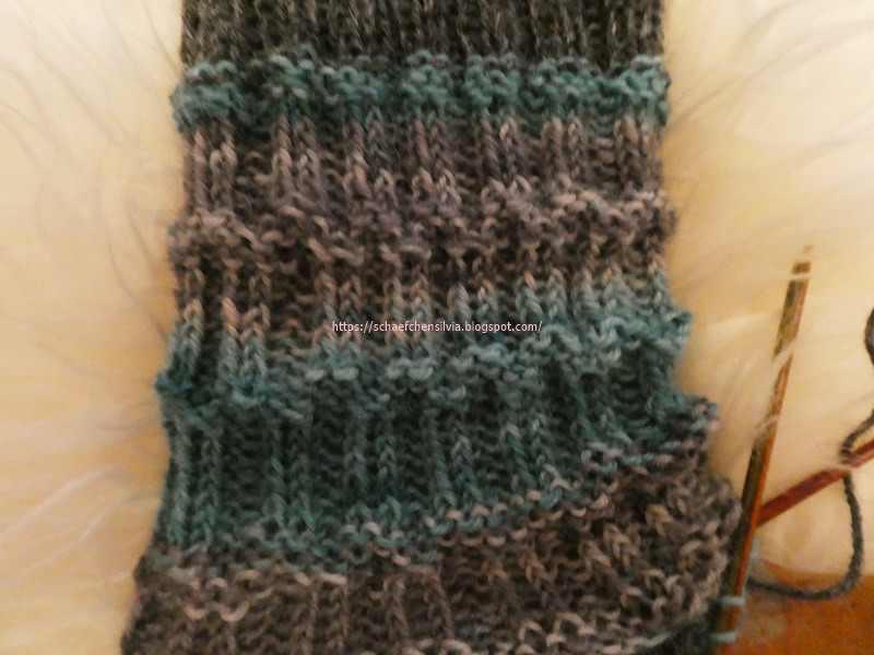 Schafchen Silvia A Z Socken D Wie Die Schiefe Socke Von Pisa
