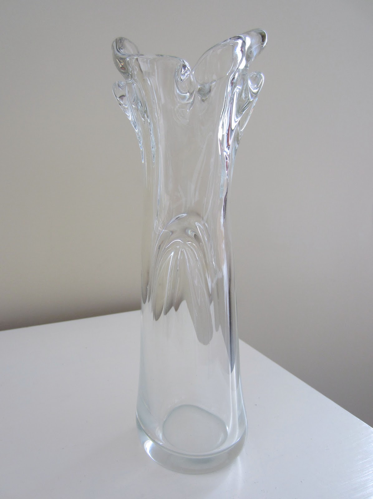 Vintage et Distinction Vase en verre soufflé transparent