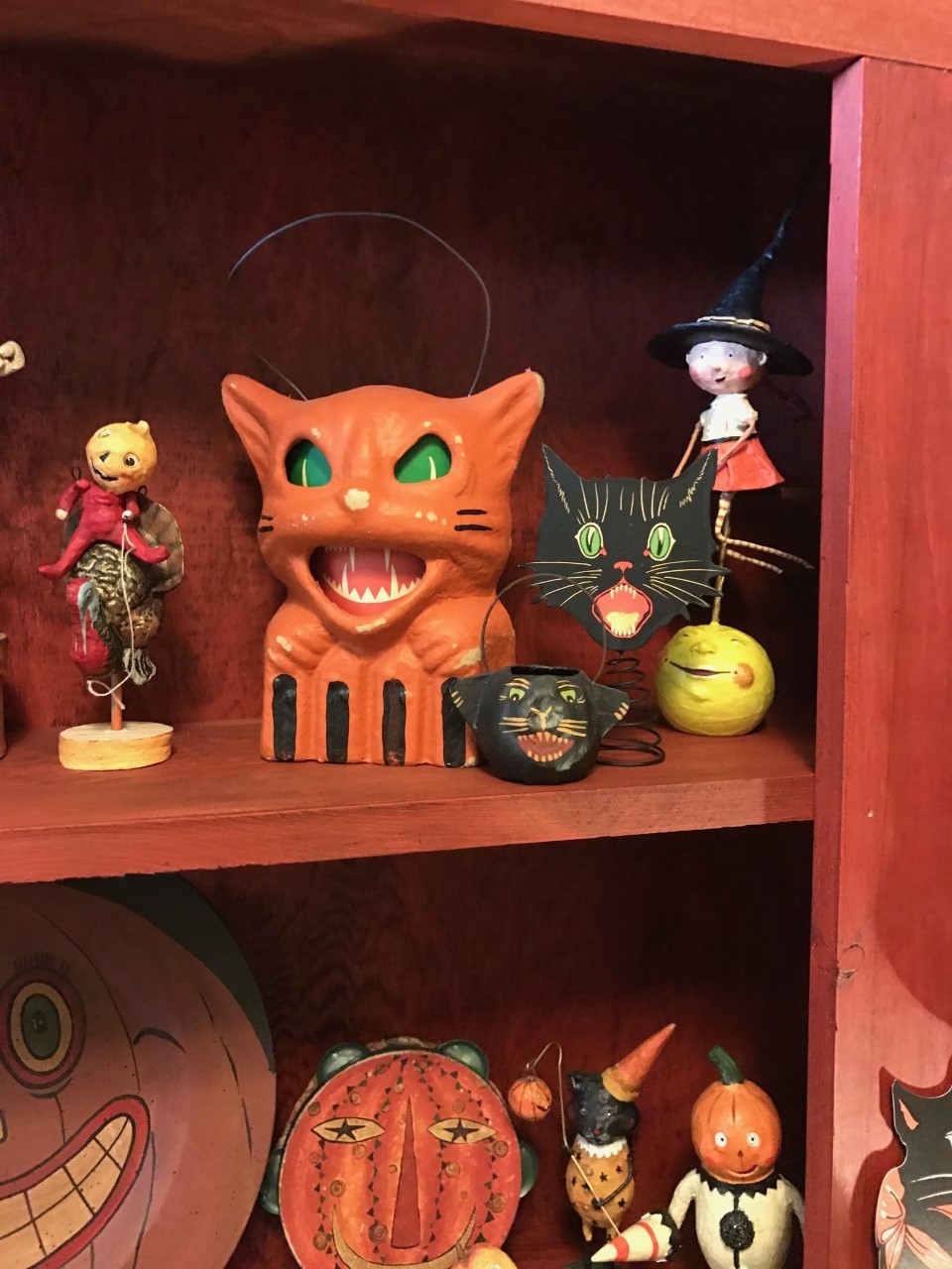 How'd You Do That?: HALLOWEEN DISPLAY CABINET, RUSTIC