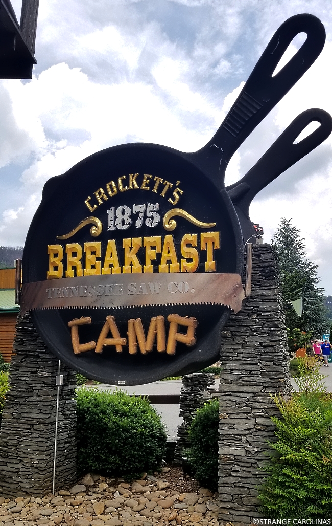 Feast your eyes on the world's largest cast iron skillet weighing 14,000  lbs. in Tennessee