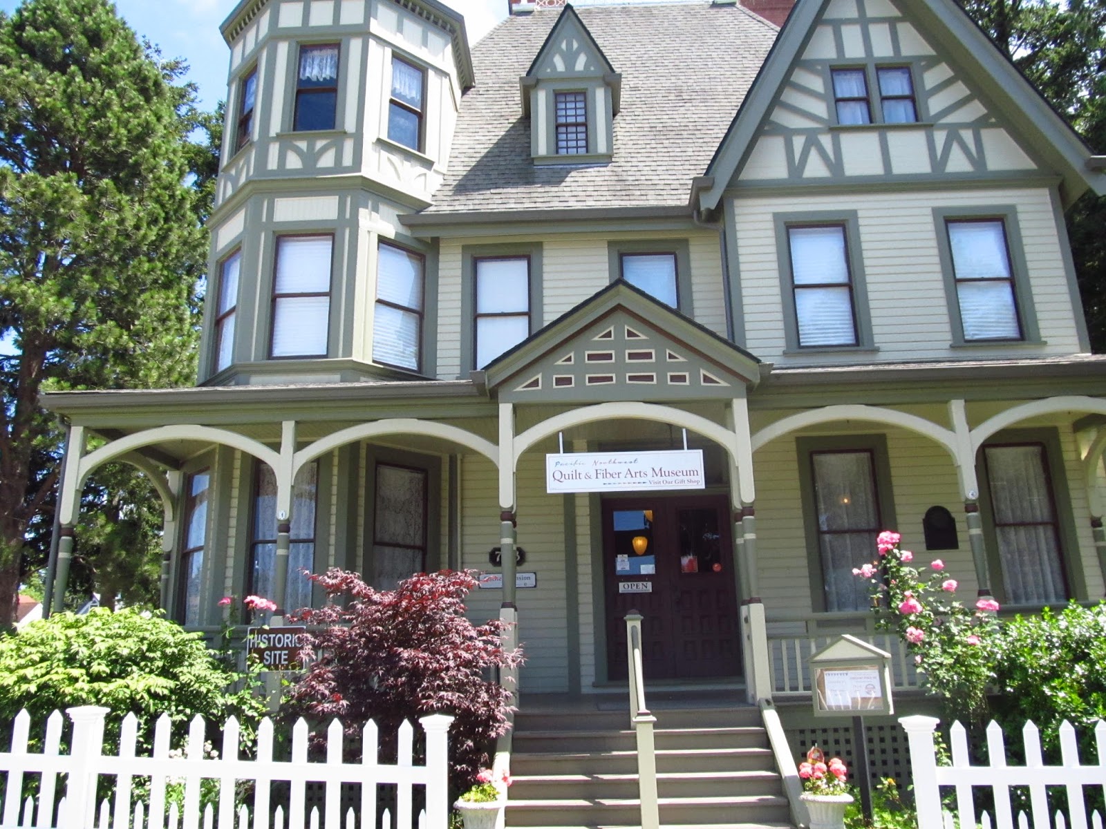 Crazy Victoriana crazy for quilts La Conner Quilt Museum, Butterfly
