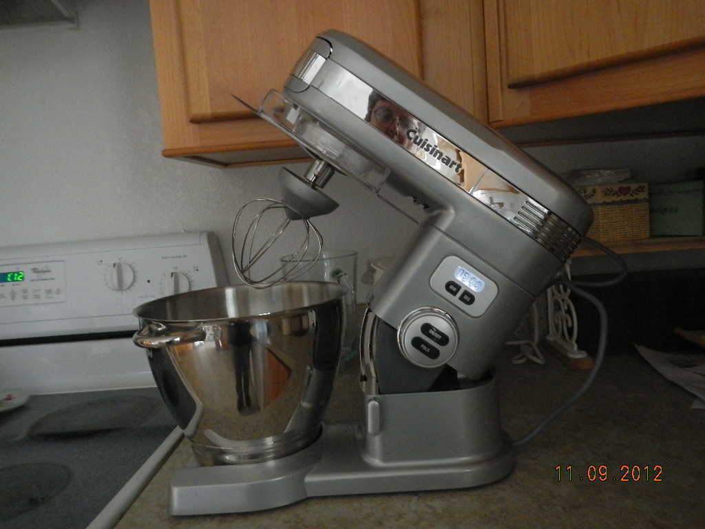 Homestead Happenings CUISINART 5.5QUART STAND MIXER