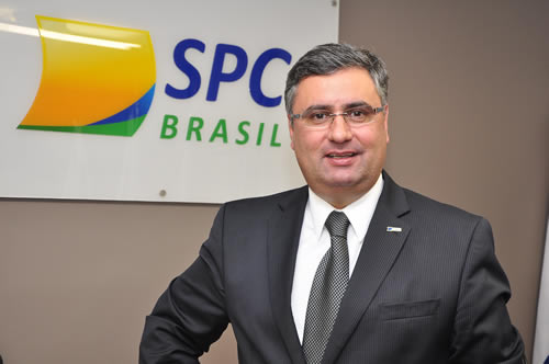Recuperação do consumo deve ter início apenas no fim do primeiro semestre de 2017 Recuperação do consumo deve ter início apenas no fim do primeiro semestre de 2017