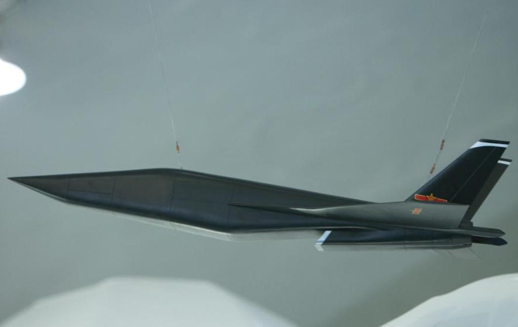 china+chinese++X-51+WaveRider%2529Sino-Waverider+at+Beijing+Aviation+Museum+unmanned+scramjet+demonstration+aircraft+for+hypersonic+%2528Mach+6%252C+approximately+4%252C000+miles+per+hour+%25286%252C400+kmh%2529+at+altitude%2529hypersonic++%25282%2529.jpg