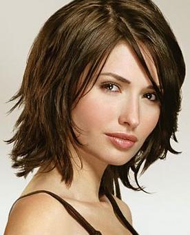 Medium Layered Hairstyles for Round Faces
