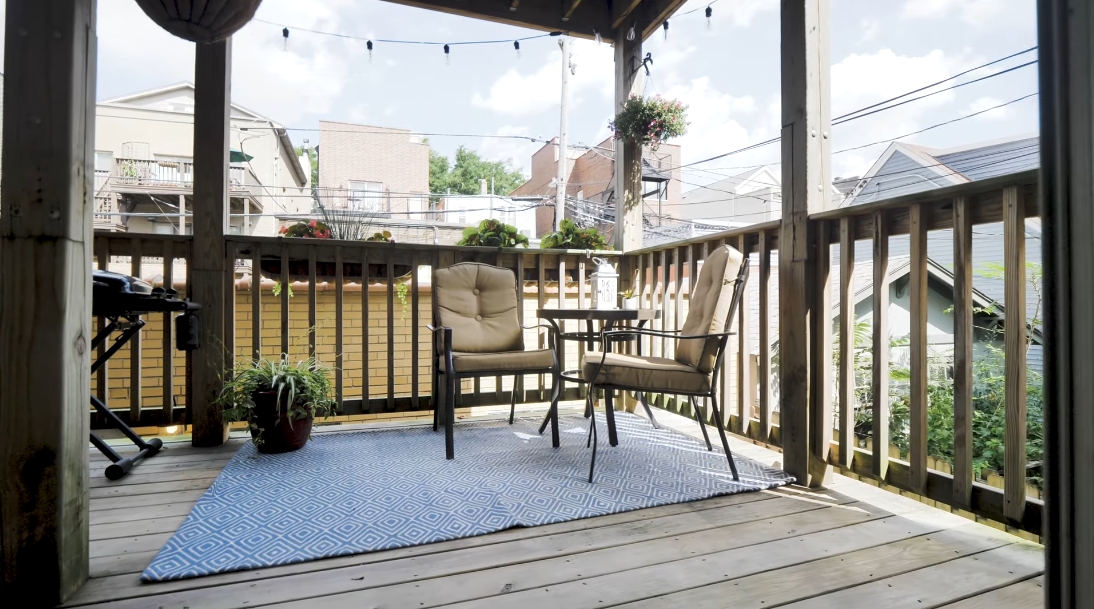 17 Photos vs. 1744 W Henderson St #1, Chicago Interior Design Condo Tour