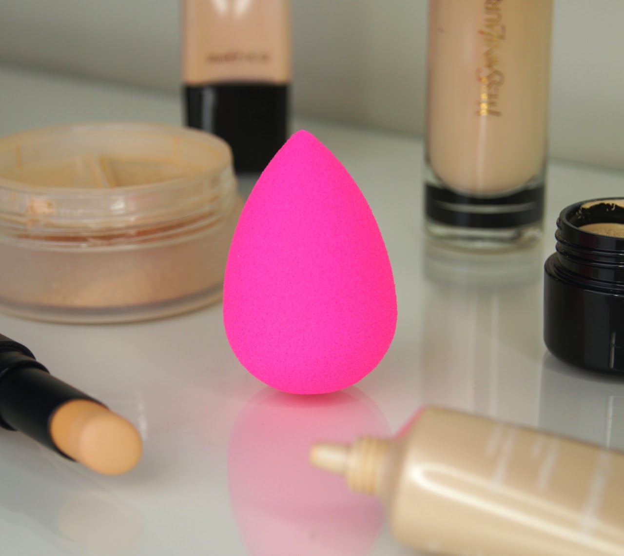 Beautyblender Review 2022 - Does the Makeup Sponge Actually Work?