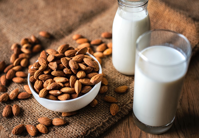 How to Make the Perfect Nut Juice with An Almond Milk Juicer Aussie