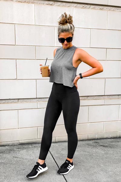 25+ Chilly Fall Outfits That Are Chic and Easy | Crop Tank + Leggings + Adidas Sports Shoes
