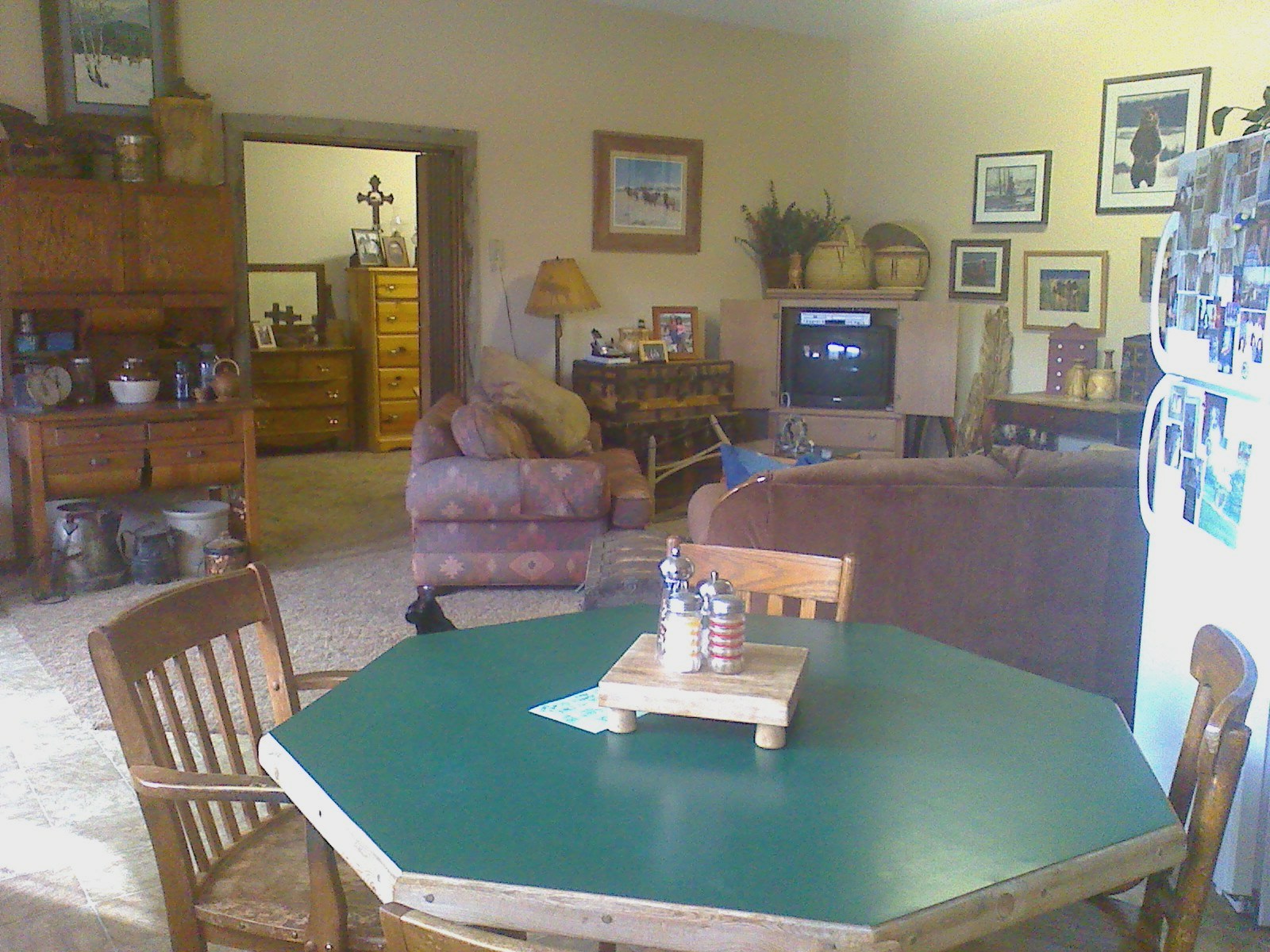 For Sale Highway Frontage Commercial Building with Large Apartment