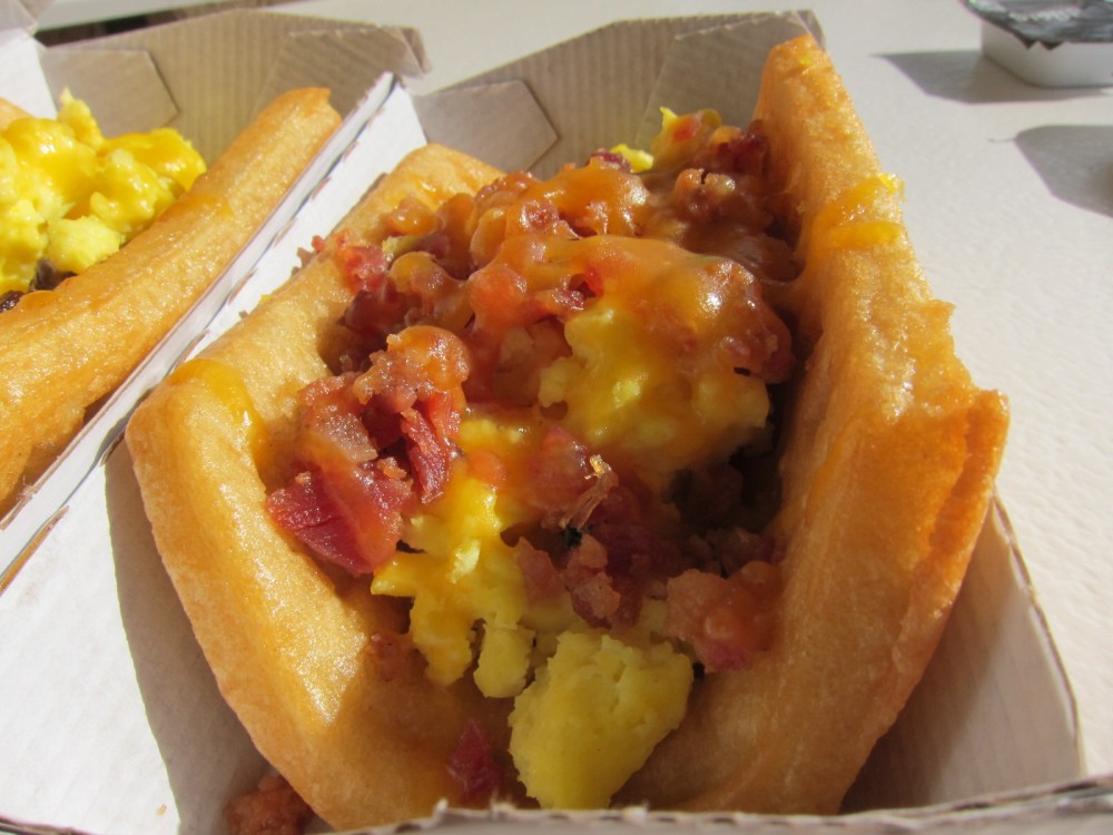 Review Taco Bell Waffle Taco Brand Eating