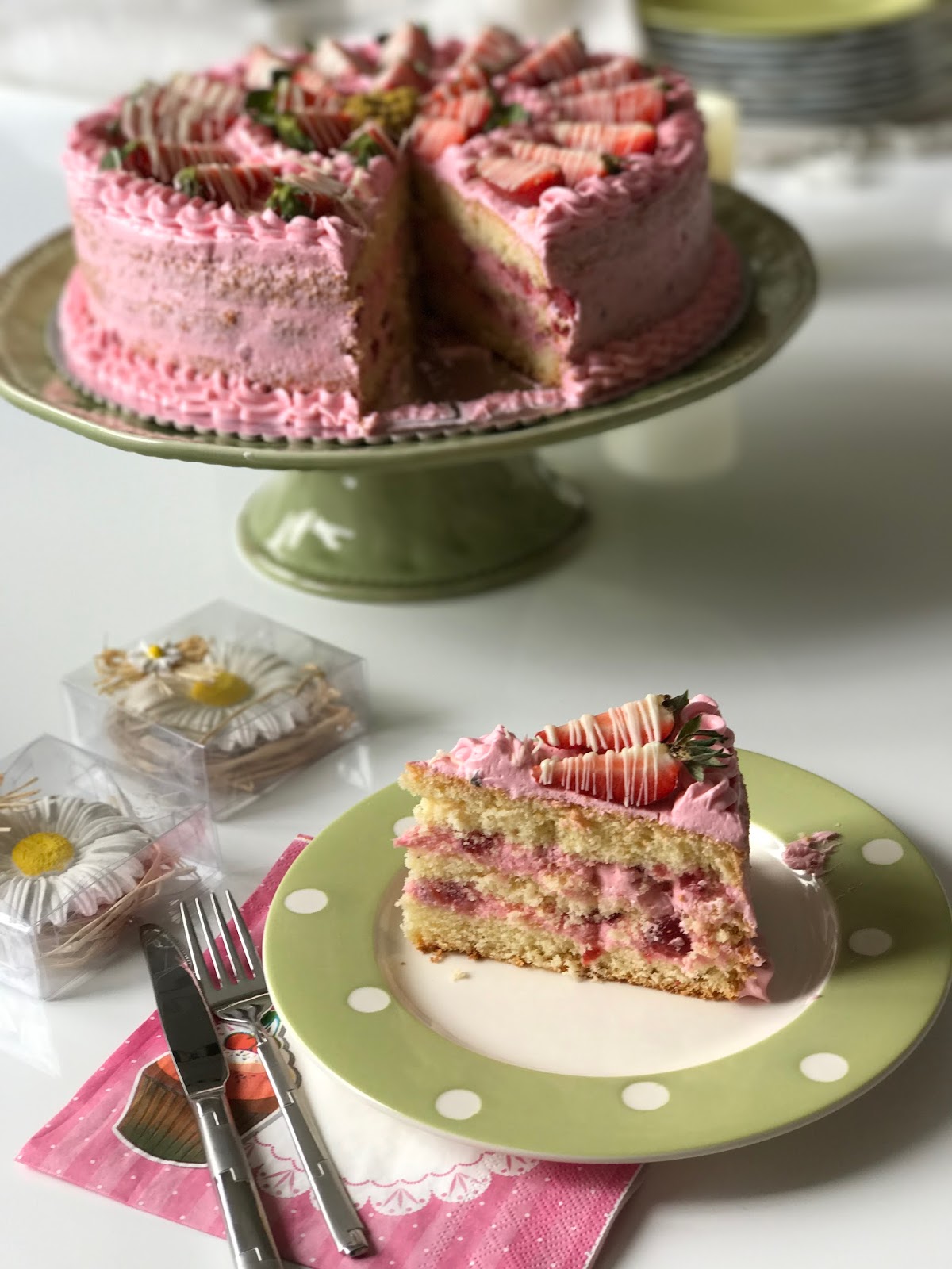 çilekli pasta kreması