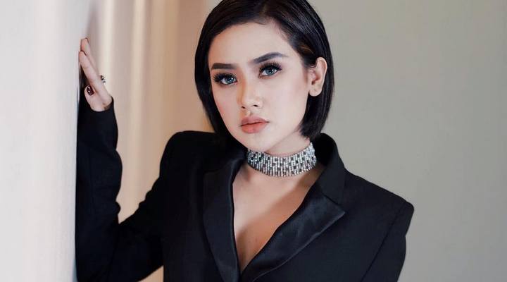 Kisah 4 Artis yang Mengaku Perawan Padahal Sudah Menikah Kisah 4 Artis yang Mengaku Perawan Padahal Sudah Menikah