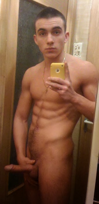 Guy Muscle Nude 20