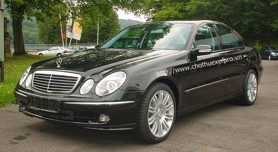 Cho thuê xe cưới Mercedes E280 giá ưu đãi ở Đức Vinh 1