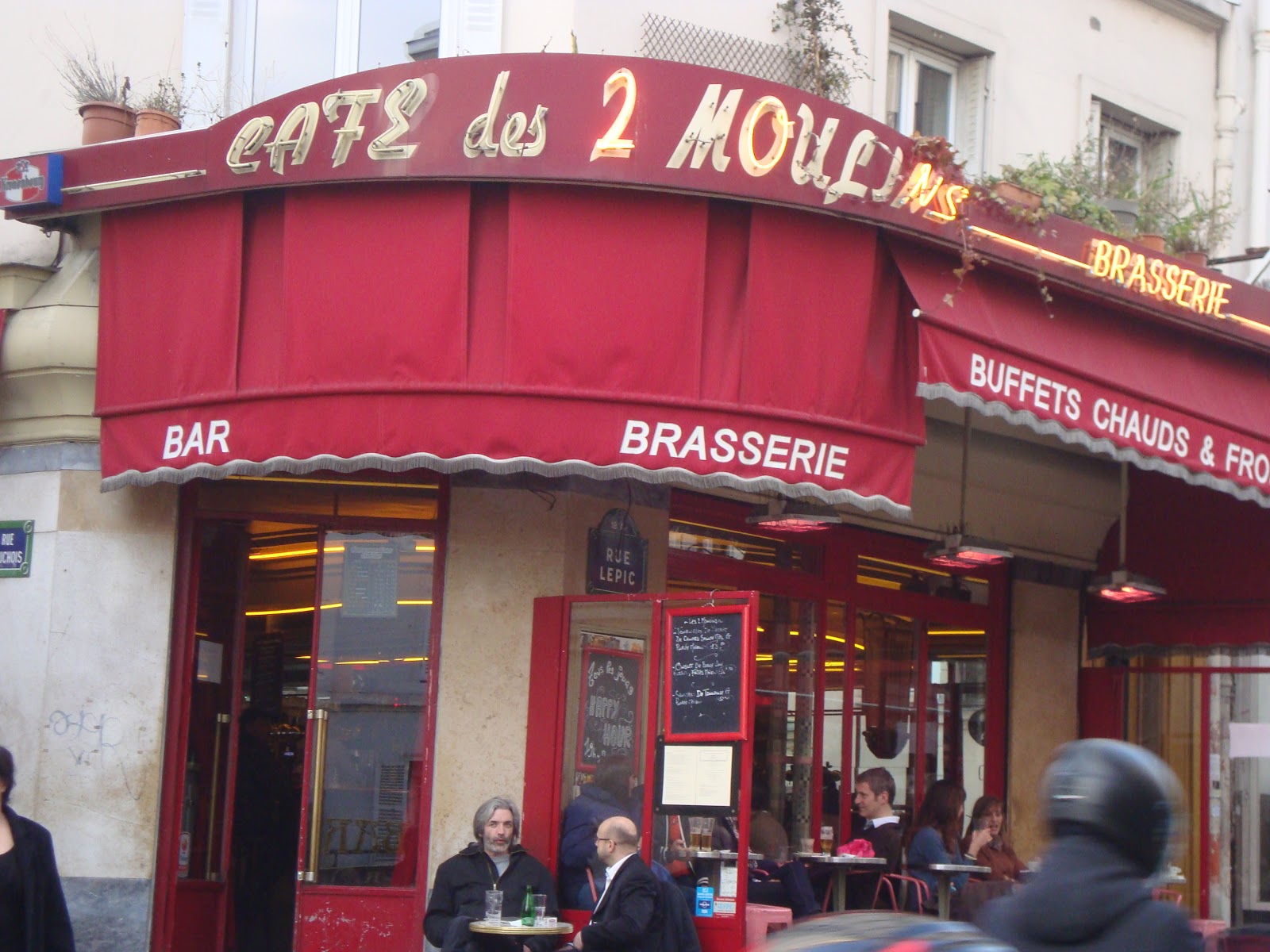 Café Des Deux Moulins Rue Lepic Paris Idéia da Dica: Café des 2 Moulins
