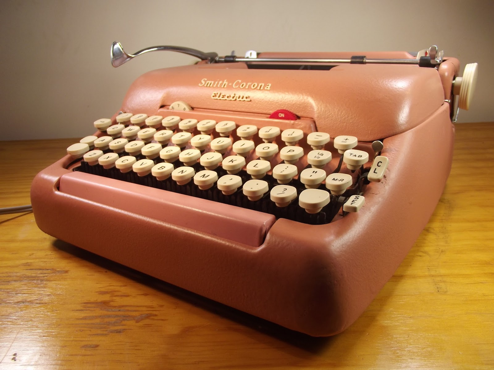 oz.Typewriter: Smith-Corona 5TE Electric Keyboard Portable Typewriter
