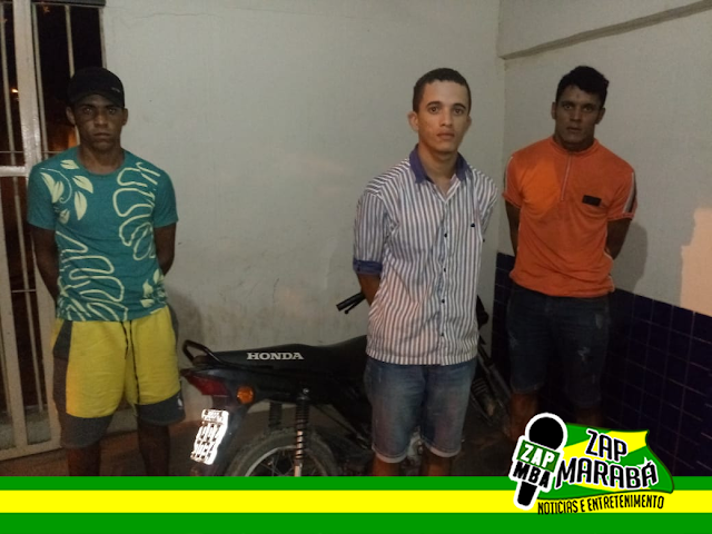 Moto roubada recuperada e trio preso