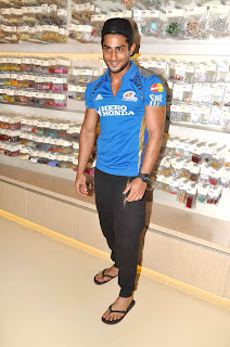 Prateik at The 'Hab' store launch 