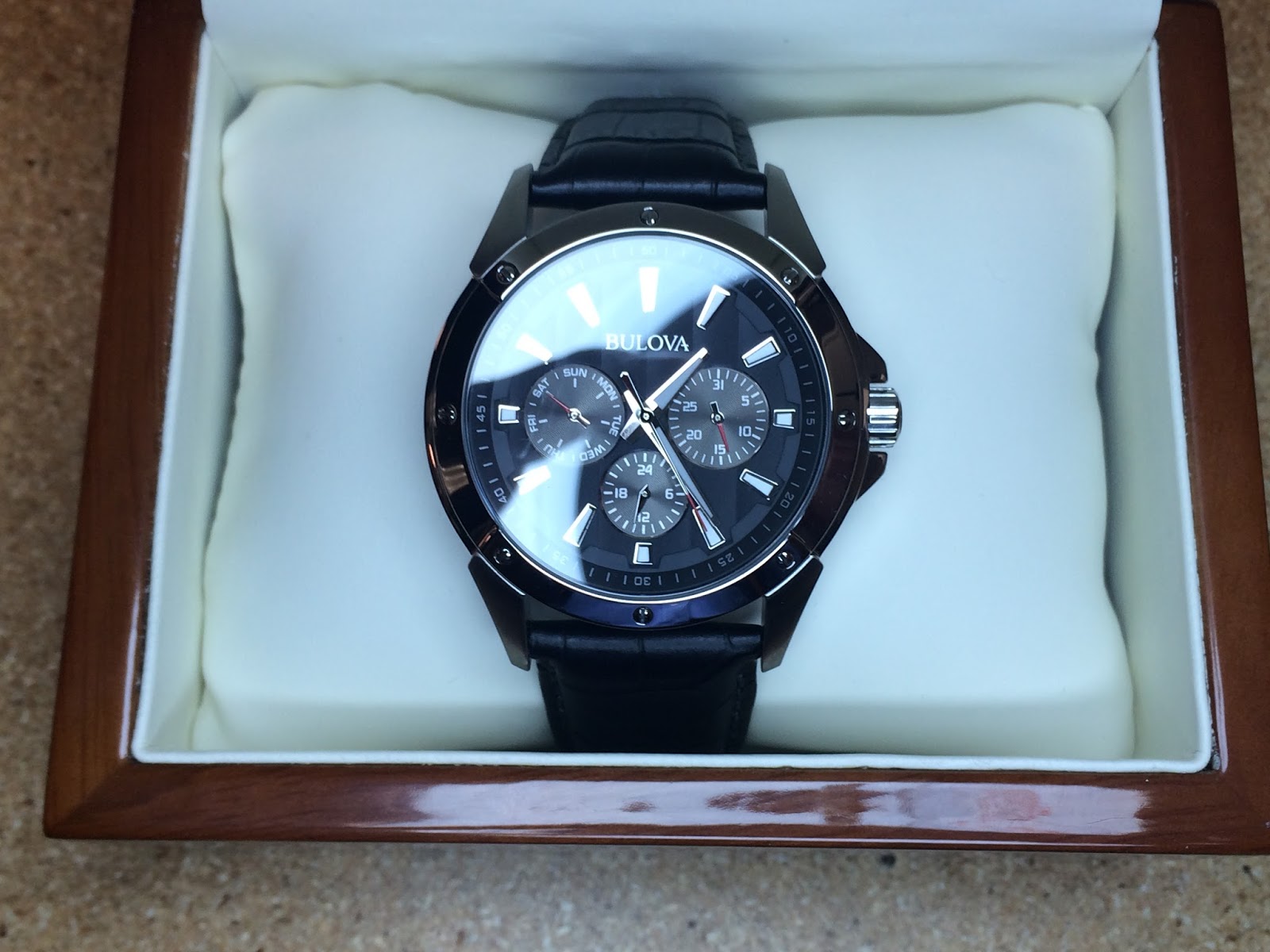 What to engrave on a retirement watch image