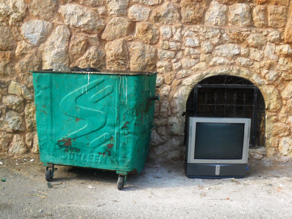 Tarek Chemaly's Archives TV is garbage these days! )