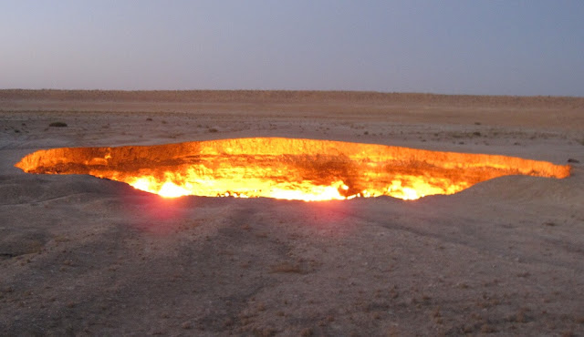 Darvaza gas crater Day view
