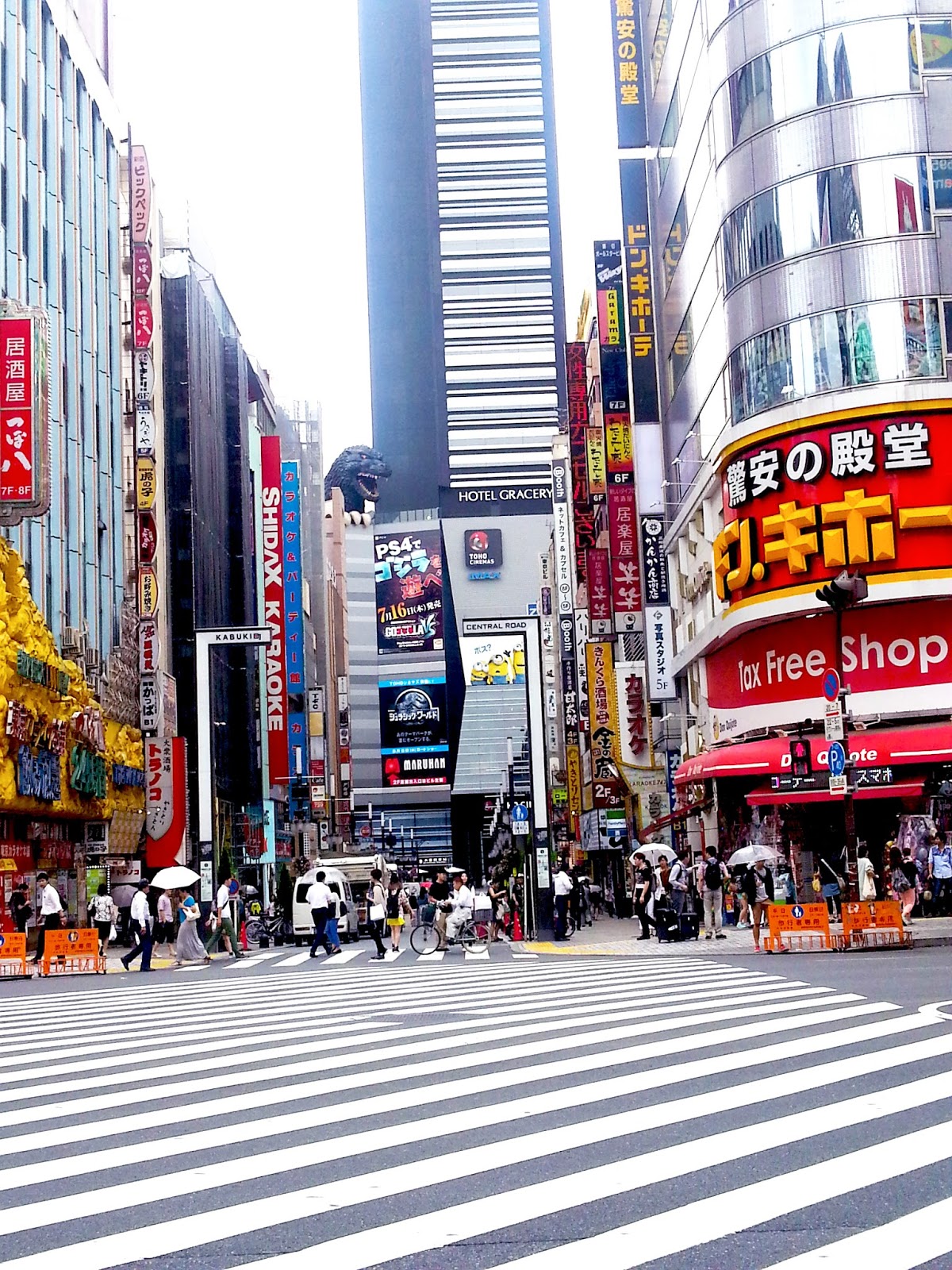 :: VOYAGES :: Premier jour à Tokyo : Shinjuku - Les Folies de Lau-Lotte