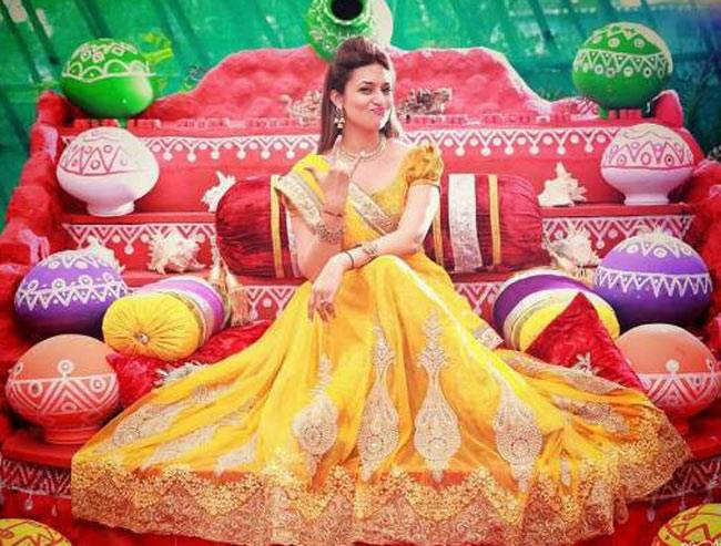 divyanka tripathi wedding lehenga price