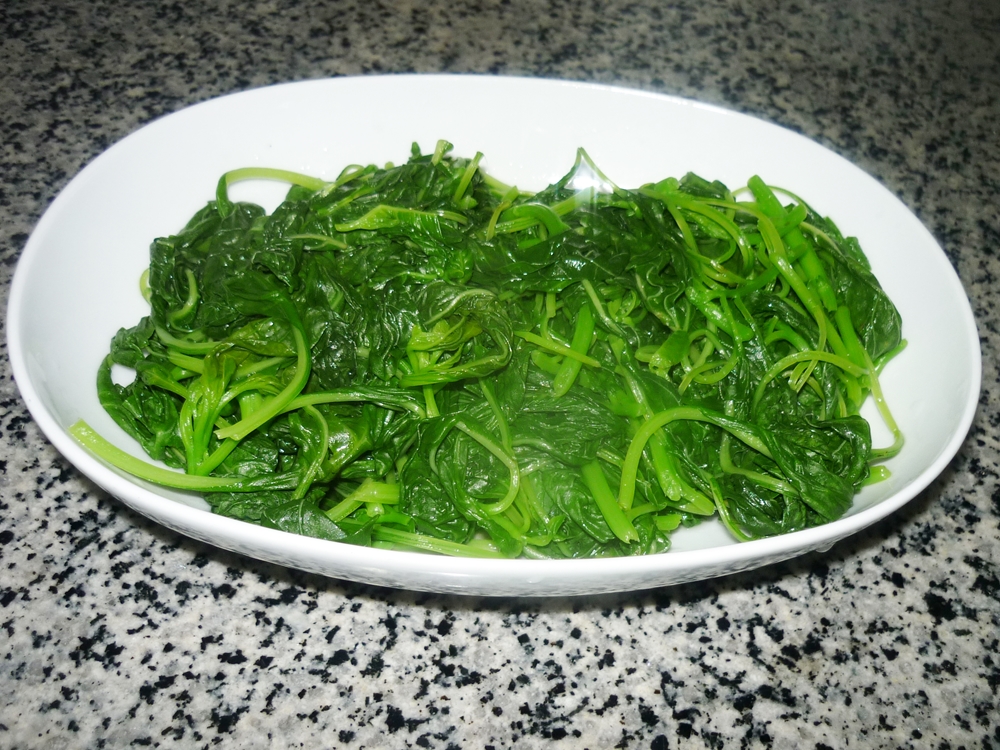 aunty celia's family meals Yin yang xian cai (double eggs Chinese spinach)