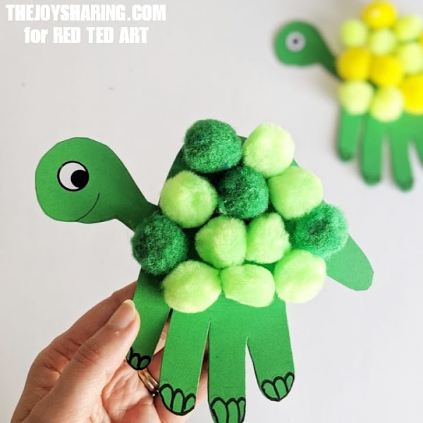 Easy turtle handprint art and craft for father's day.