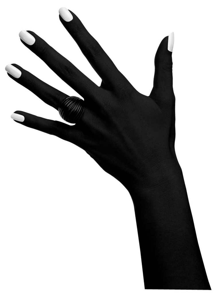 Сонник черные руки. Ладони чернокожих. Черная рука. Черная ладонь. Рука негра.