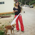 Camila Camargo, filha de Zezé de Camargo adota um cachorro abandonado na Cidade de Goiás