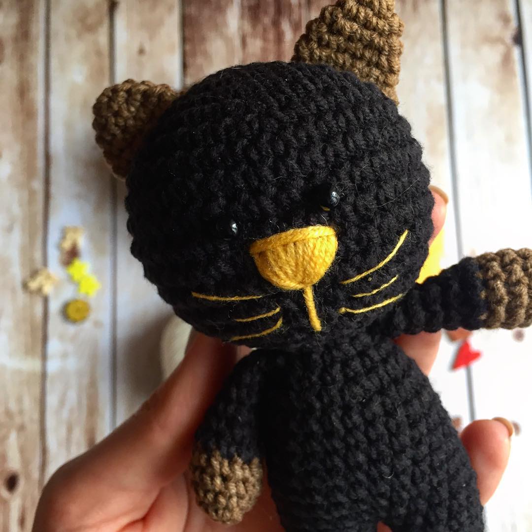 Crochet kitten amigurumi