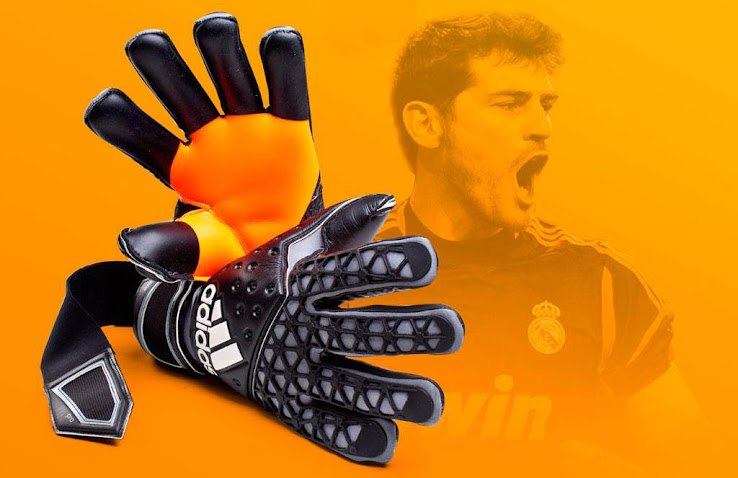 iker casillas goalkeeper gloves