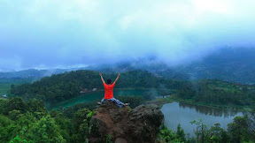 Enjoy the exotic scenery of stone Ratapan Angin