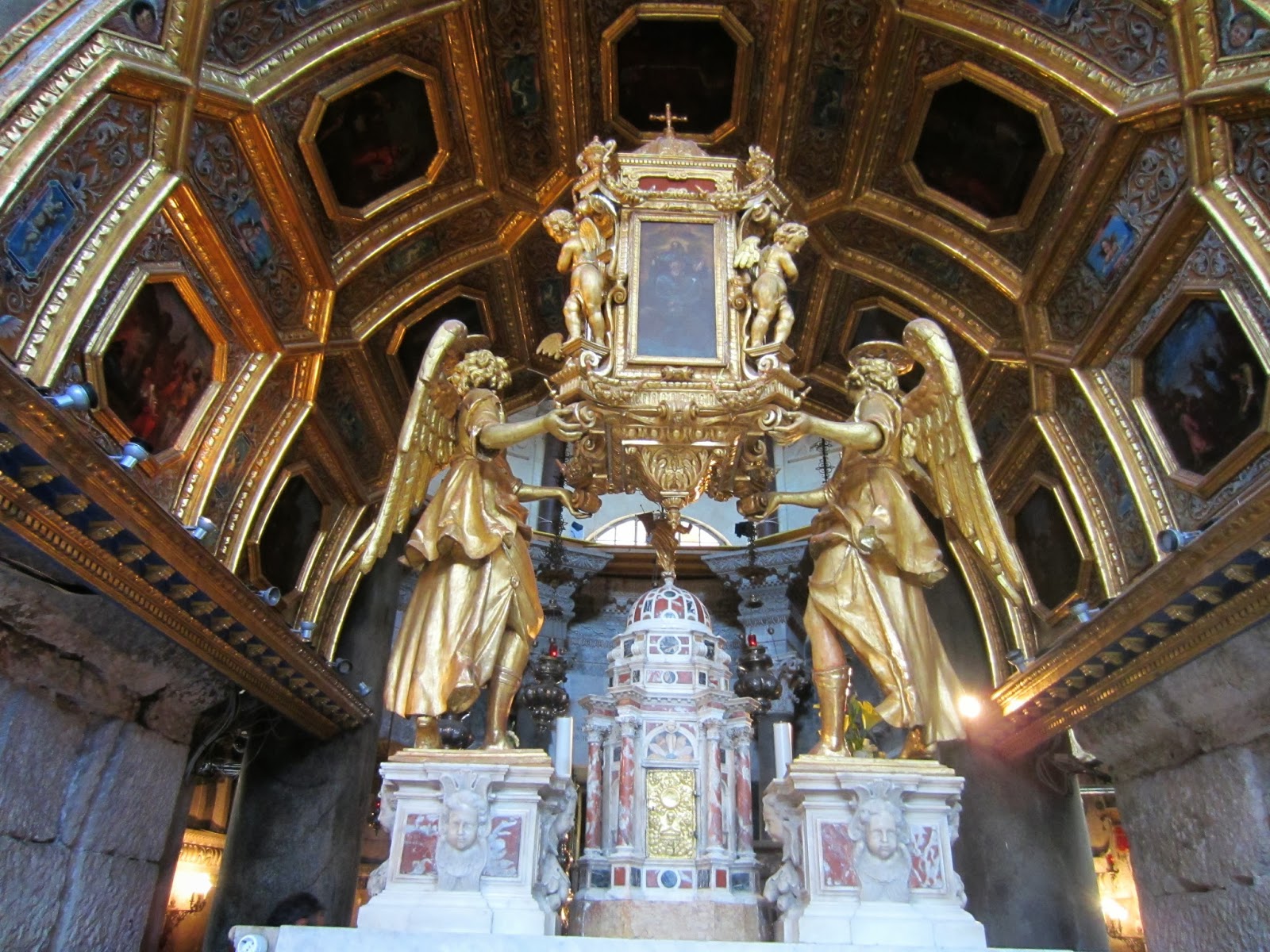 Souvenir Chronicles: SPLIT, CROATIA: DIOCLETIAN'S PALACE