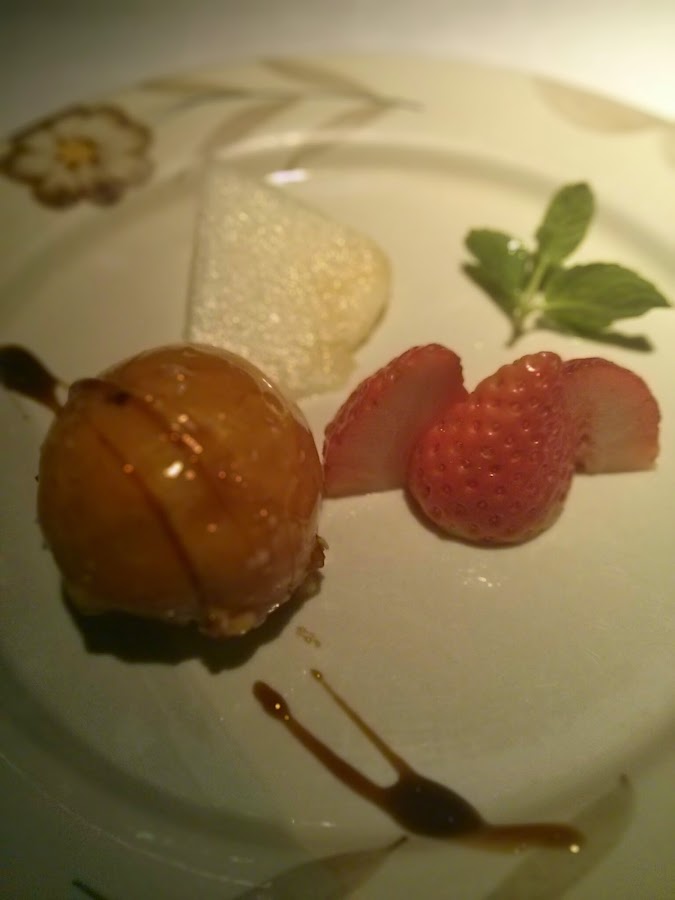 Delicias de sésamo caramelizadas en Restaurante Hanoi II