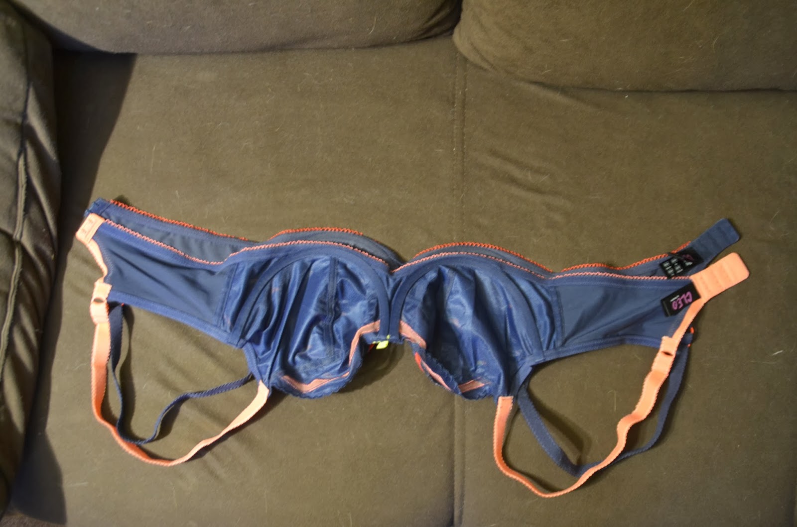 Männerbusensupport Wenn Männer BH tragen / Support for men boobs men wear bra Review Cleo