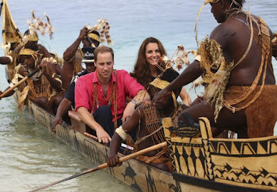 William, Kate naik perahu perang