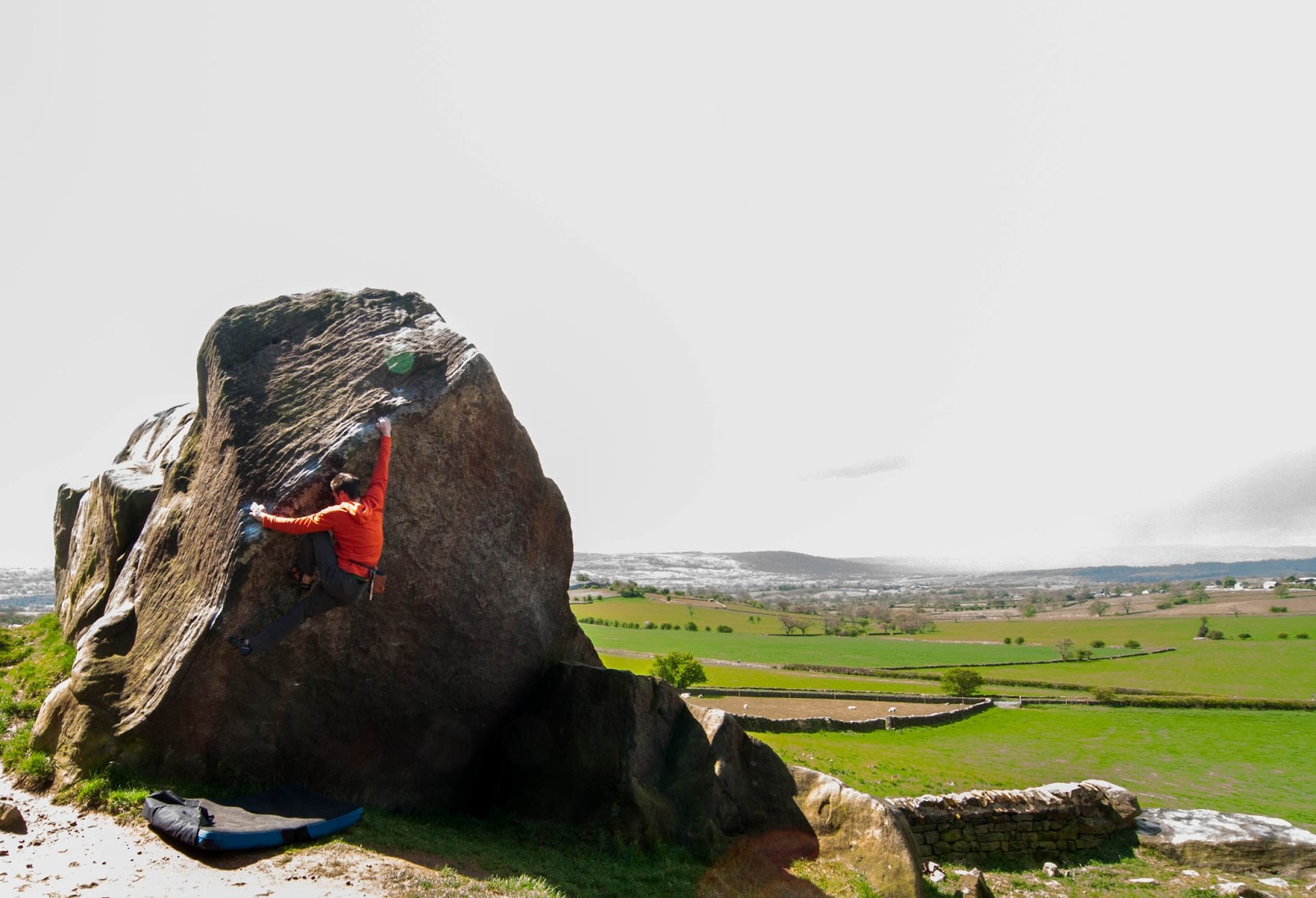 Rock Climbing Guidebook : Yorkshire Gritstone Volume 1