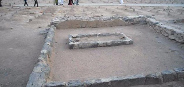 روايات عن مكان دفن النبي يوسف عليه السلام روايات عن مكان دفن النبي يوسف عليه السلام