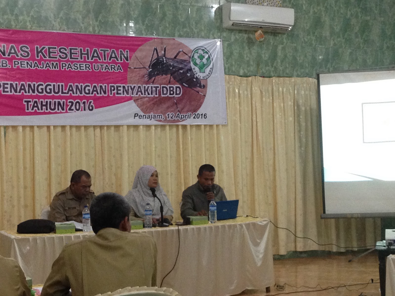 Setiap tahun selalu saja muncul penyakit deman berdarah dengue (DBD), masyarakat dan dinas secara terus menerus mengingatkan agar selalu mewaspadai DBD.