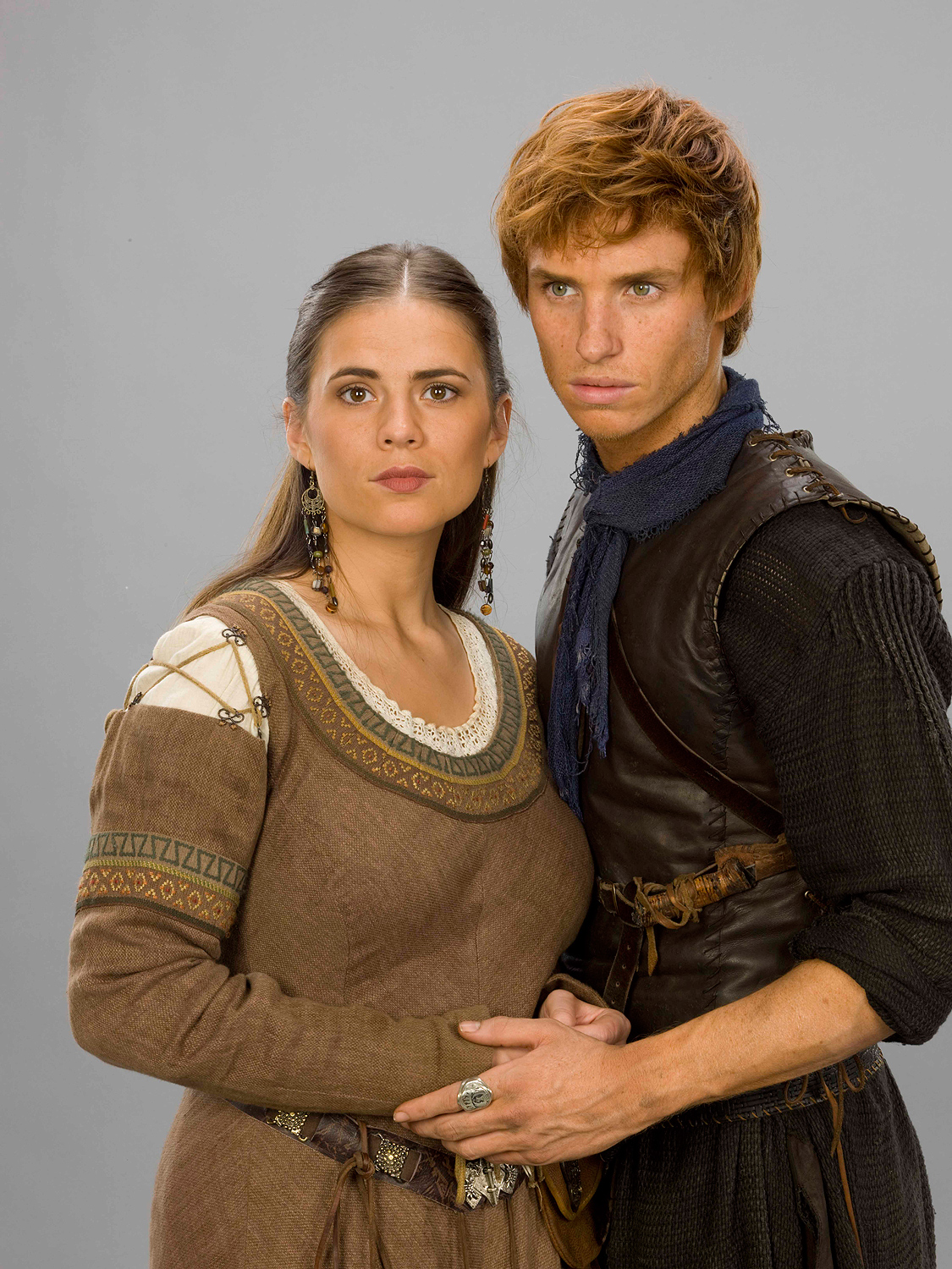 FILMY KOSTIUMOWE The Pillars of the Earth (TV miniserial 2010 )