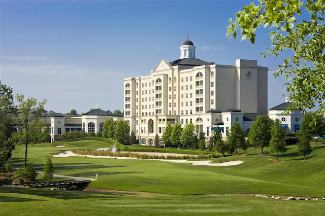 The Ballantyne in Charlotte offers elegant hotel rooms, gracious Southern Hospitality, spa, pools, golf, tennis, meeting & wedding venues and exceptional cuisine.