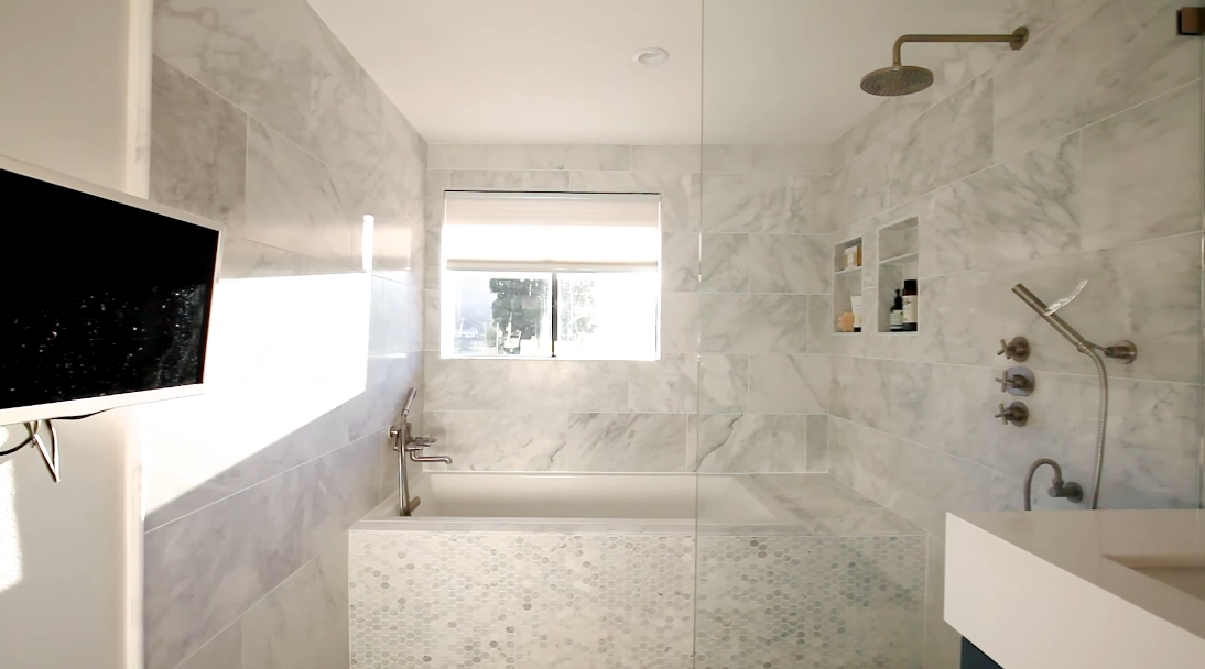 27 Interior Design Photos vs. Tour Luxury Townhouse Near Palisades Village, CA