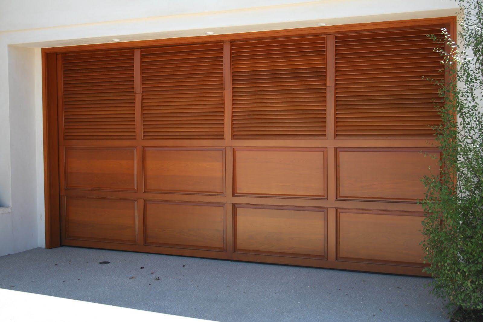 Garage Door in Skid Row California 90072