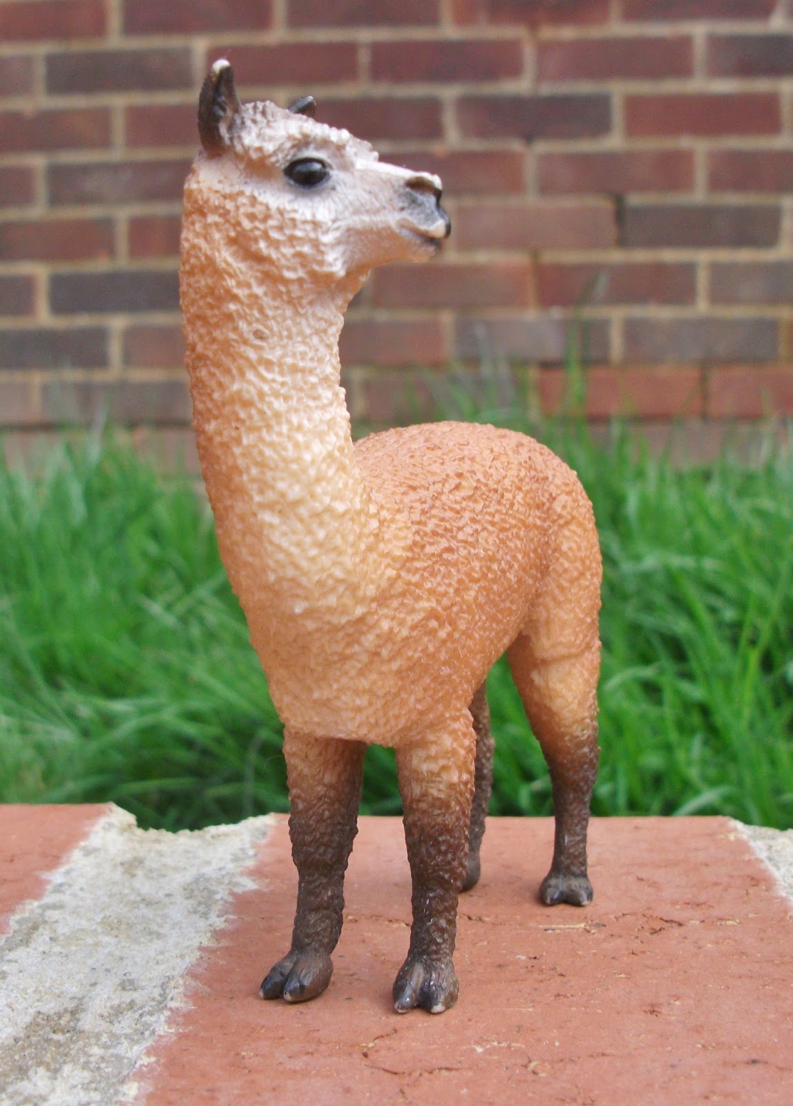 schleich alpaca family